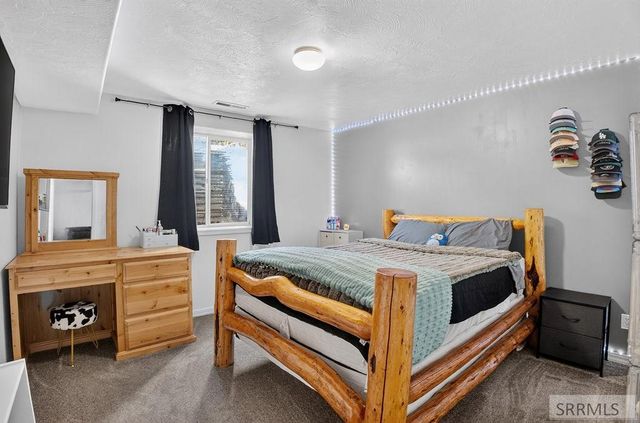 1368 N 1100 E, Shelley, ID 83274