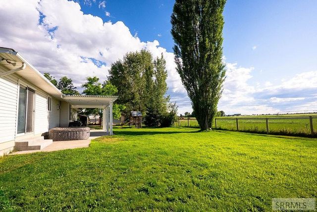 1368 N 1100 E, Shelley, ID 83274