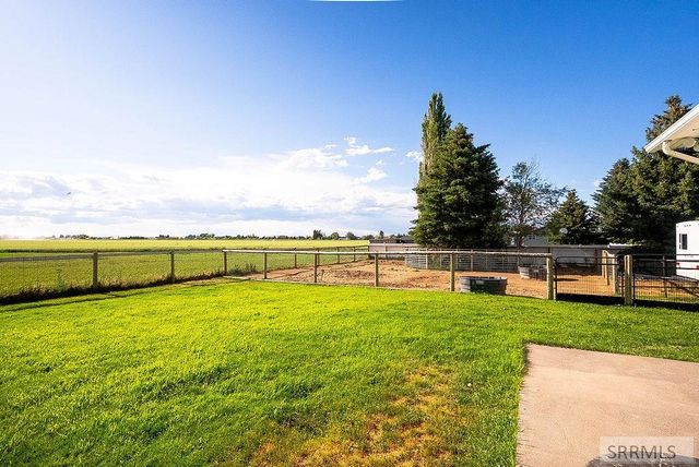1368 N 1100 E, Shelley, ID 83274