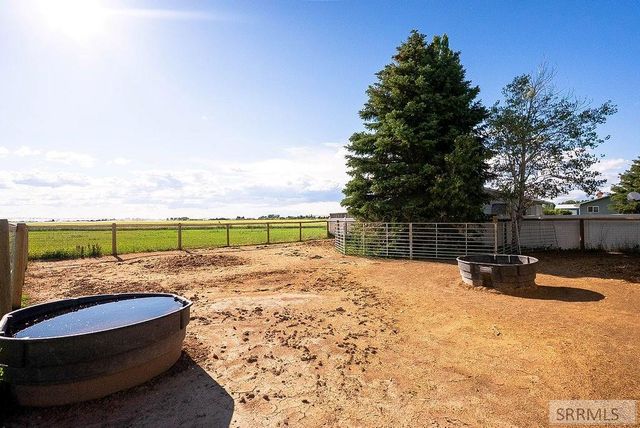 1368 N 1100 E, Shelley, ID 83274