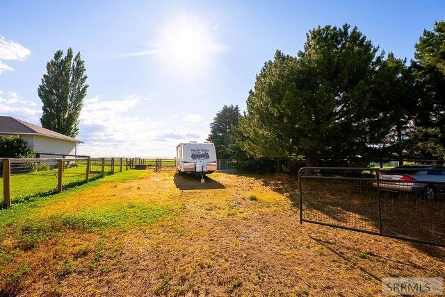 1368 N 1100 E, Shelley, ID 83274