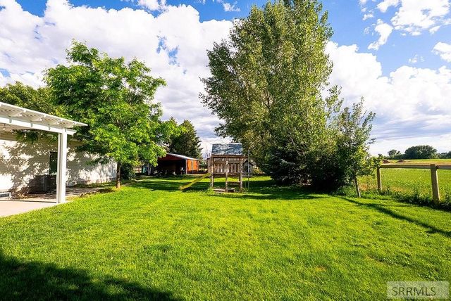 1368 N 1100 E, Shelley, ID 83274