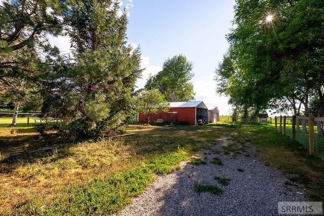 1368 N 1100 E, Shelley, ID 83274