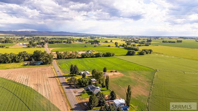 1368 N 1100 E, Shelley, ID 83274
