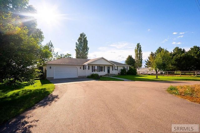 1368 N 1100 E, Shelley, ID 83274