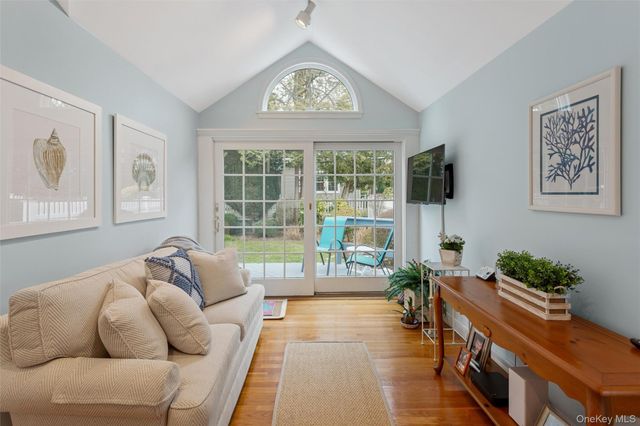 172 Fernwood Terrace, Garden City, NY 11530