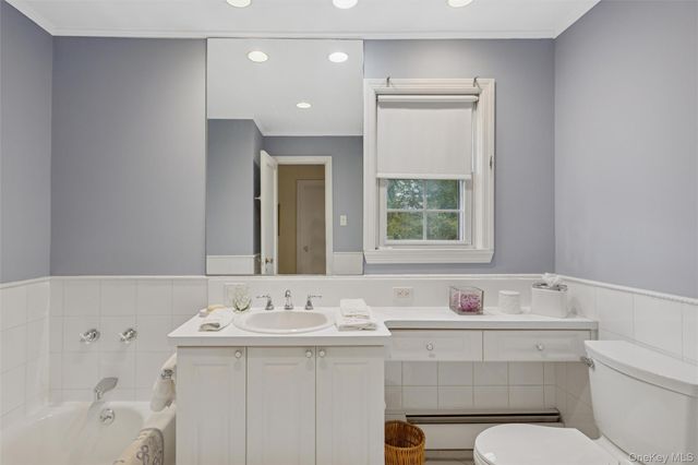 172 Fernwood Terrace, Garden City, NY 11530