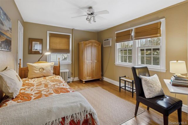 172 Fernwood Terrace, Garden City, NY 11530