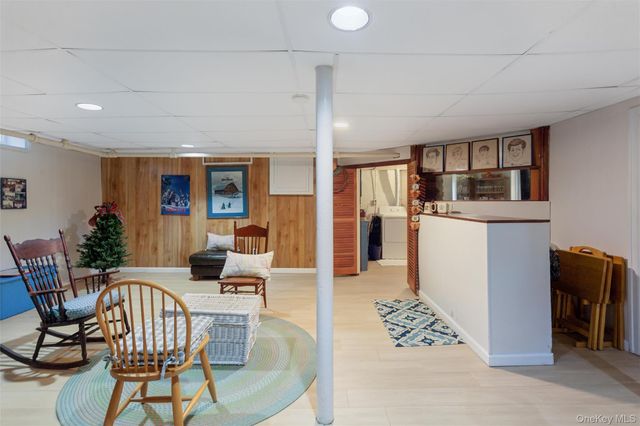 172 Fernwood Terrace, Garden City, NY 11530