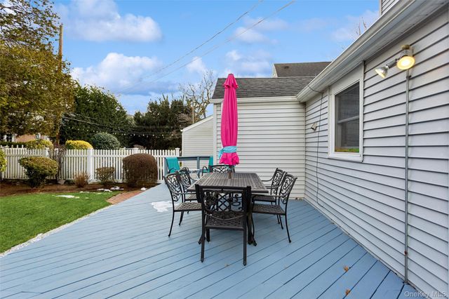 172 Fernwood Terrace, Garden City, NY 11530