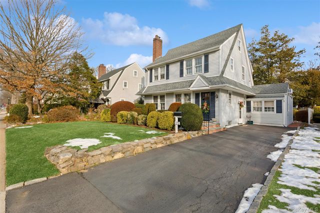 172 Fernwood Terrace, Garden City, NY 11530