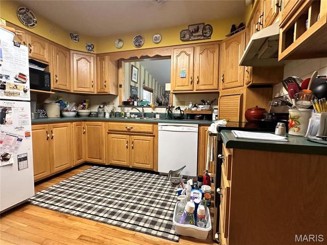 34 Kathryn Drive, St James, MO 65559