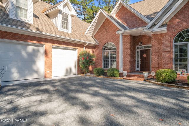 26 Talamore Drive, Southern Pines, NC 28387