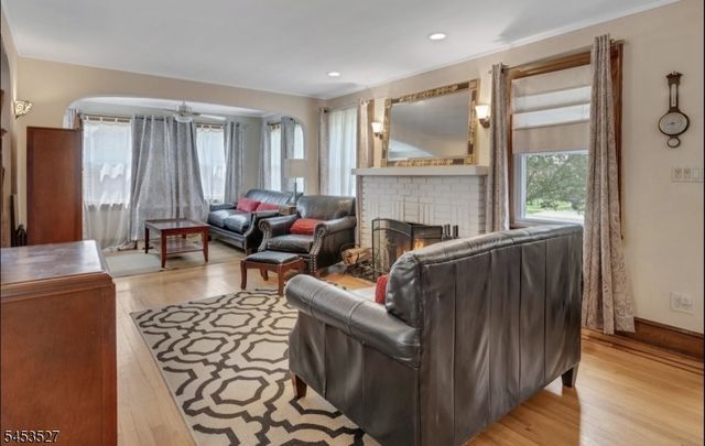17 Ferncliff Rd, Bloomfield Twp., NJ 07003