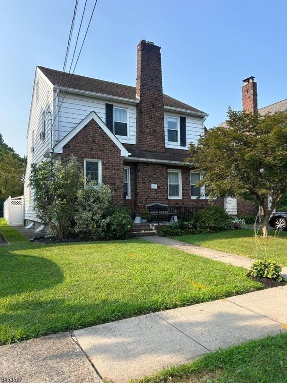 17 Ferncliff Rd, Bloomfield Twp., NJ 07003