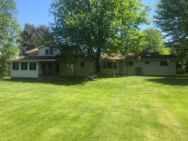 4585 Lorenson Road, Fruitland Twp, MI 49445