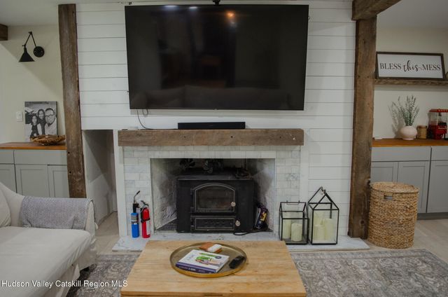 190 Leggs Mill Road, Lake Katrine, NY 12449