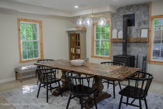 190 Leggs Mill Road, Lake Katrine, NY 12449