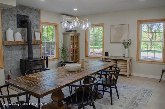 190 Leggs Mill Road, Lake Katrine, NY 12449