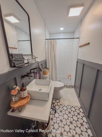 190 Leggs Mill Road, Lake Katrine, NY 12449