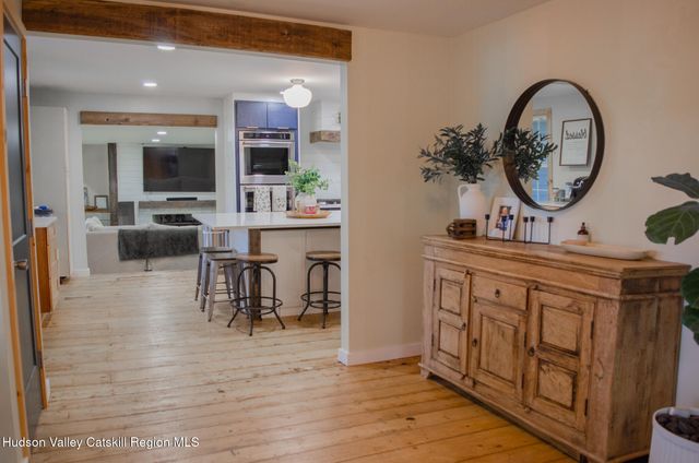 190 Leggs Mill Road, Lake Katrine, NY 12449