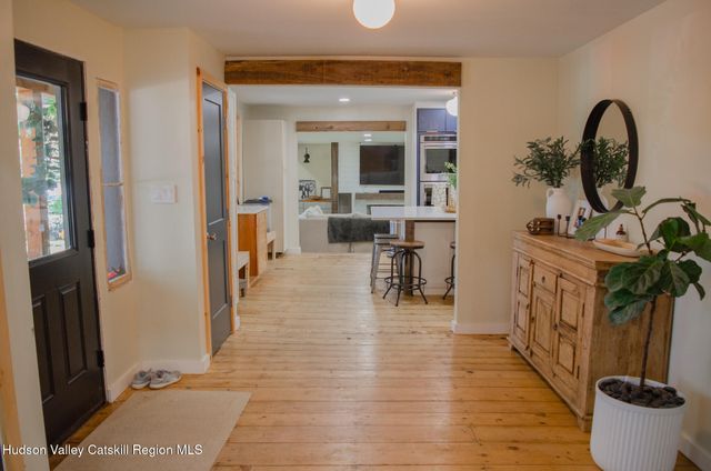 190 Leggs Mill Road, Lake Katrine, NY 12449