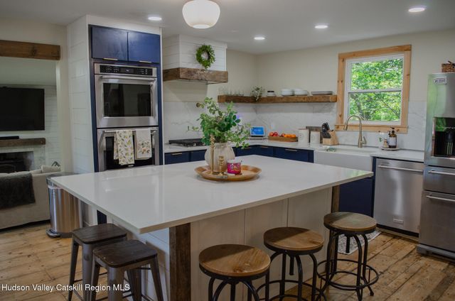 190 Leggs Mill Road, Lake Katrine, NY 12449