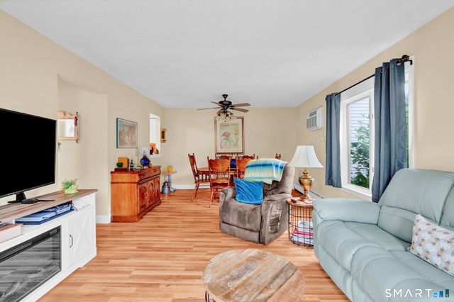 43 Millbrook Court 43, Newington, CT 06111