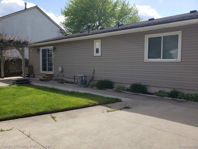 3136 Kilmer Drive, Troy, MI 48083