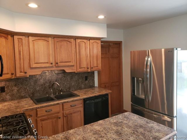 3136 Kilmer Drive, Troy, MI 48083