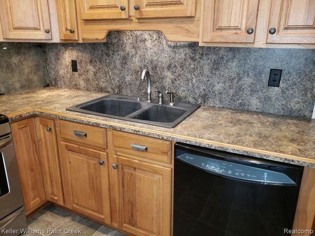 3136 Kilmer Drive, Troy, MI 48083