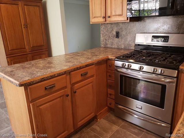 3136 Kilmer Drive, Troy, MI 48083