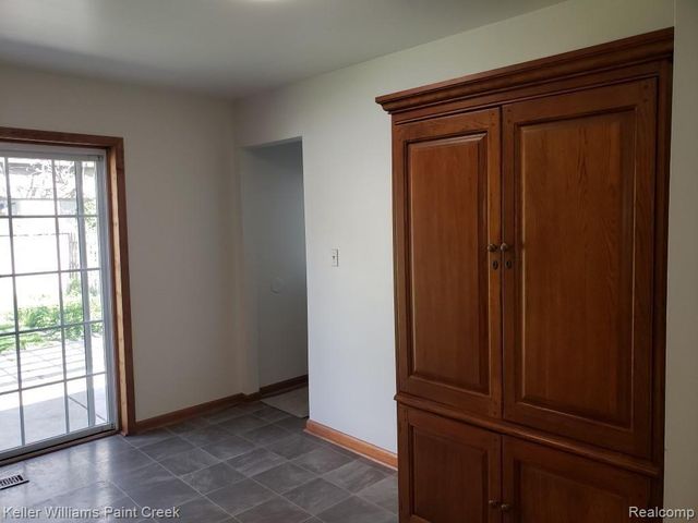 3136 Kilmer Drive, Troy, MI 48083