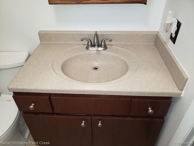 3136 Kilmer Drive, Troy, MI 48083