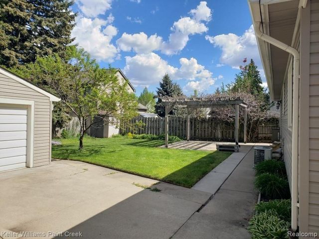 3136 Kilmer Drive, Troy, MI 48083