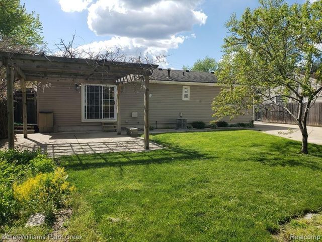 3136 Kilmer Drive, Troy, MI 48083
