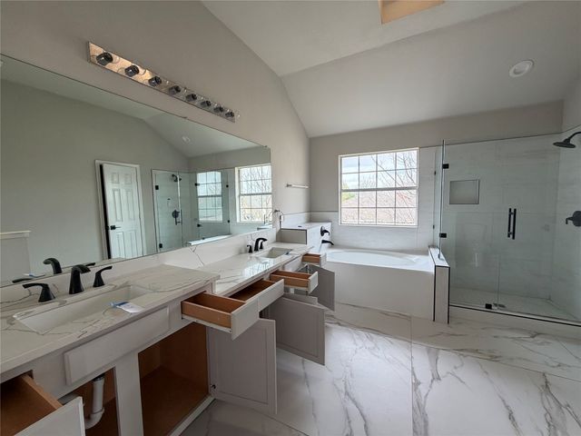 1001 Windsor Drive, Saginaw, TX 76179