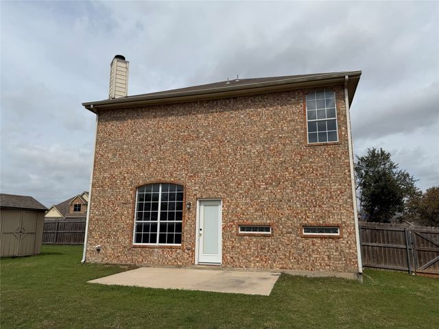 1001 Windsor Drive, Saginaw, TX 76179