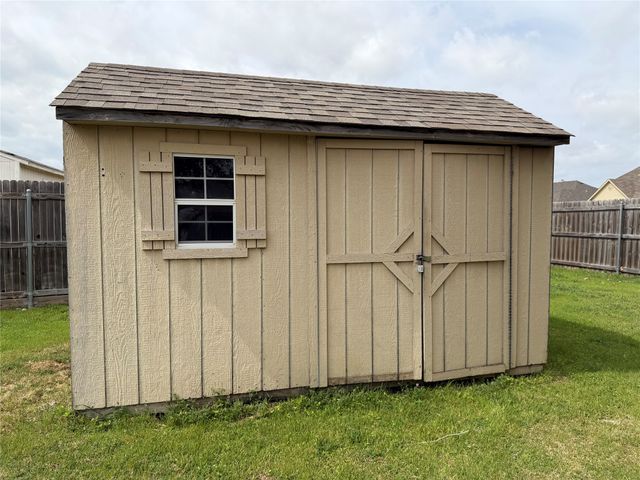 1001 Windsor Drive, Saginaw, TX 76179