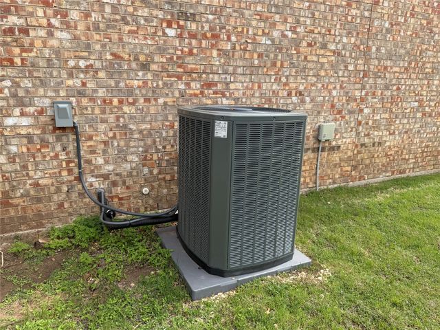 1001 Windsor Drive, Saginaw, TX 76179