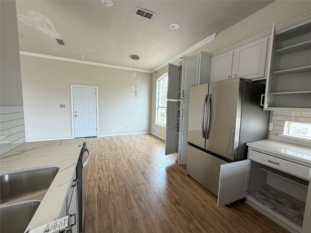 1001 Windsor Drive, Saginaw, TX 76179