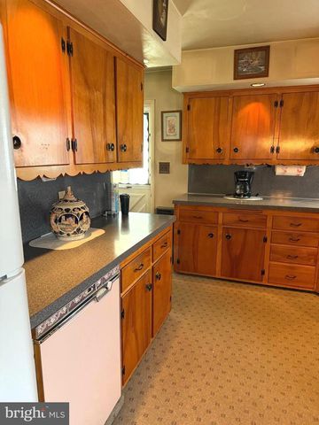 2414 ELIAS AVE, Lebanon, PA 17046