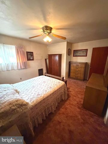 2414 ELIAS AVE, Lebanon, PA 17046