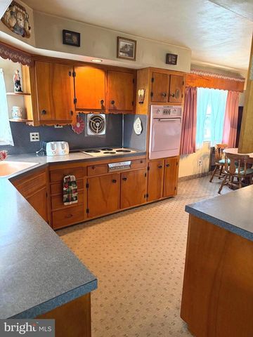 2414 ELIAS AVE, Lebanon, PA 17046