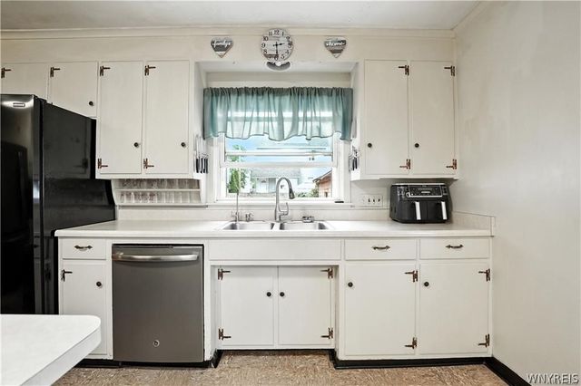 104 Cottage Street, Lockport City, NY 14094