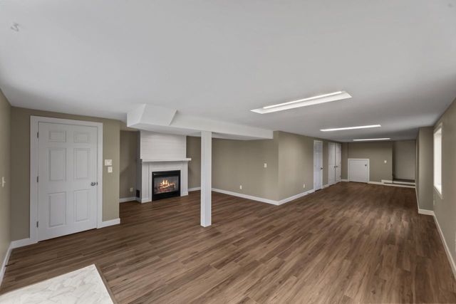 711 Division STREET, Delafield, WI 53018