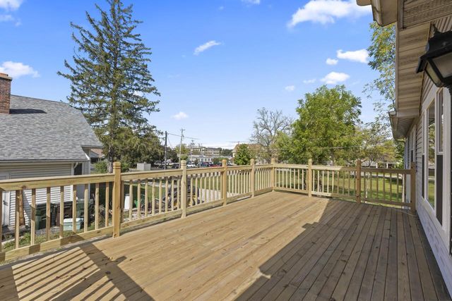 711 Division STREET, Delafield, WI 53018