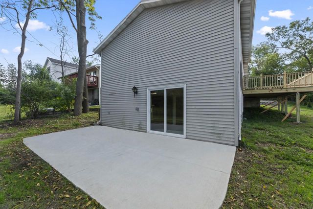 711 Division STREET, Delafield, WI 53018