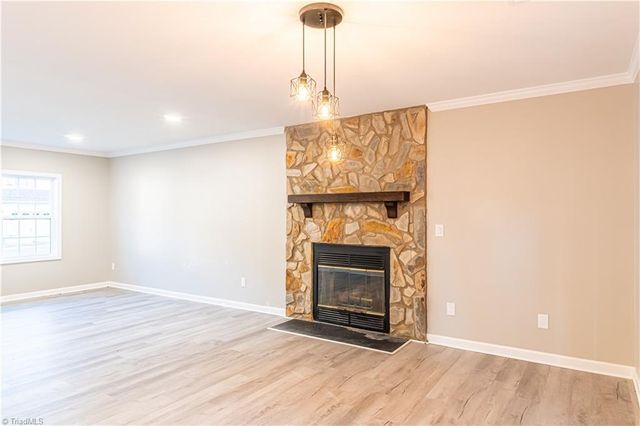 3 Ivyglen Court, Greensboro, NC 27406