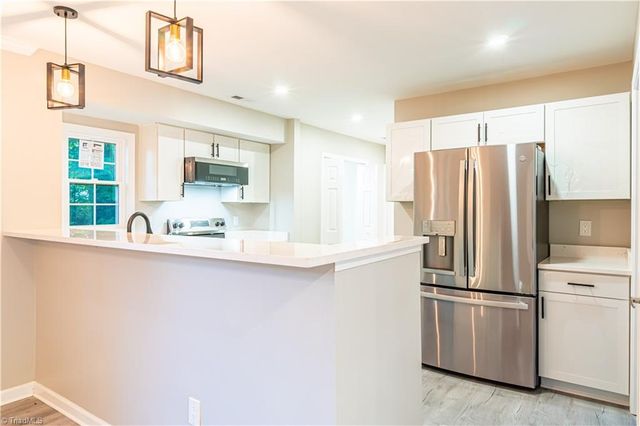 3 Ivyglen Court, Greensboro, NC 27406